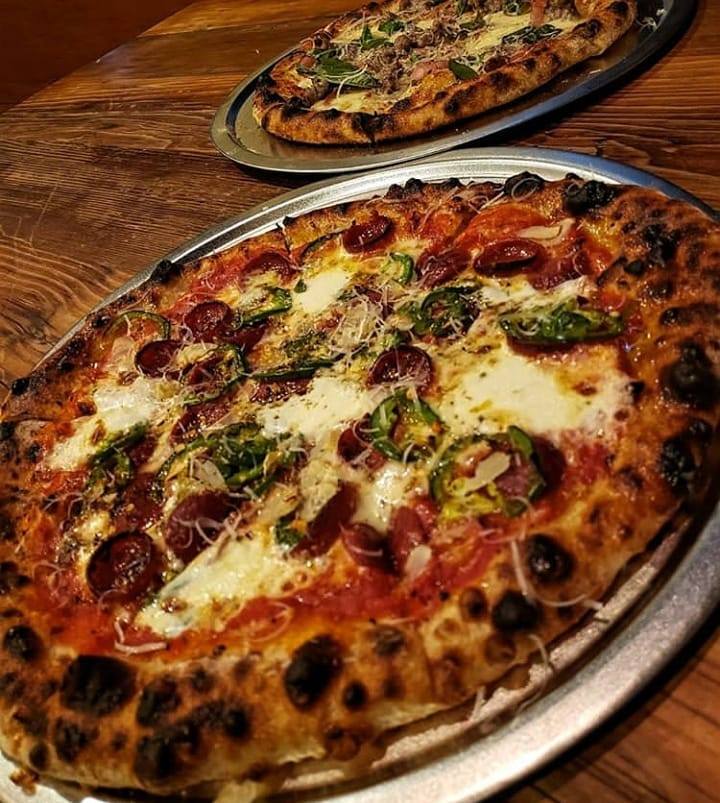 2 pizzas